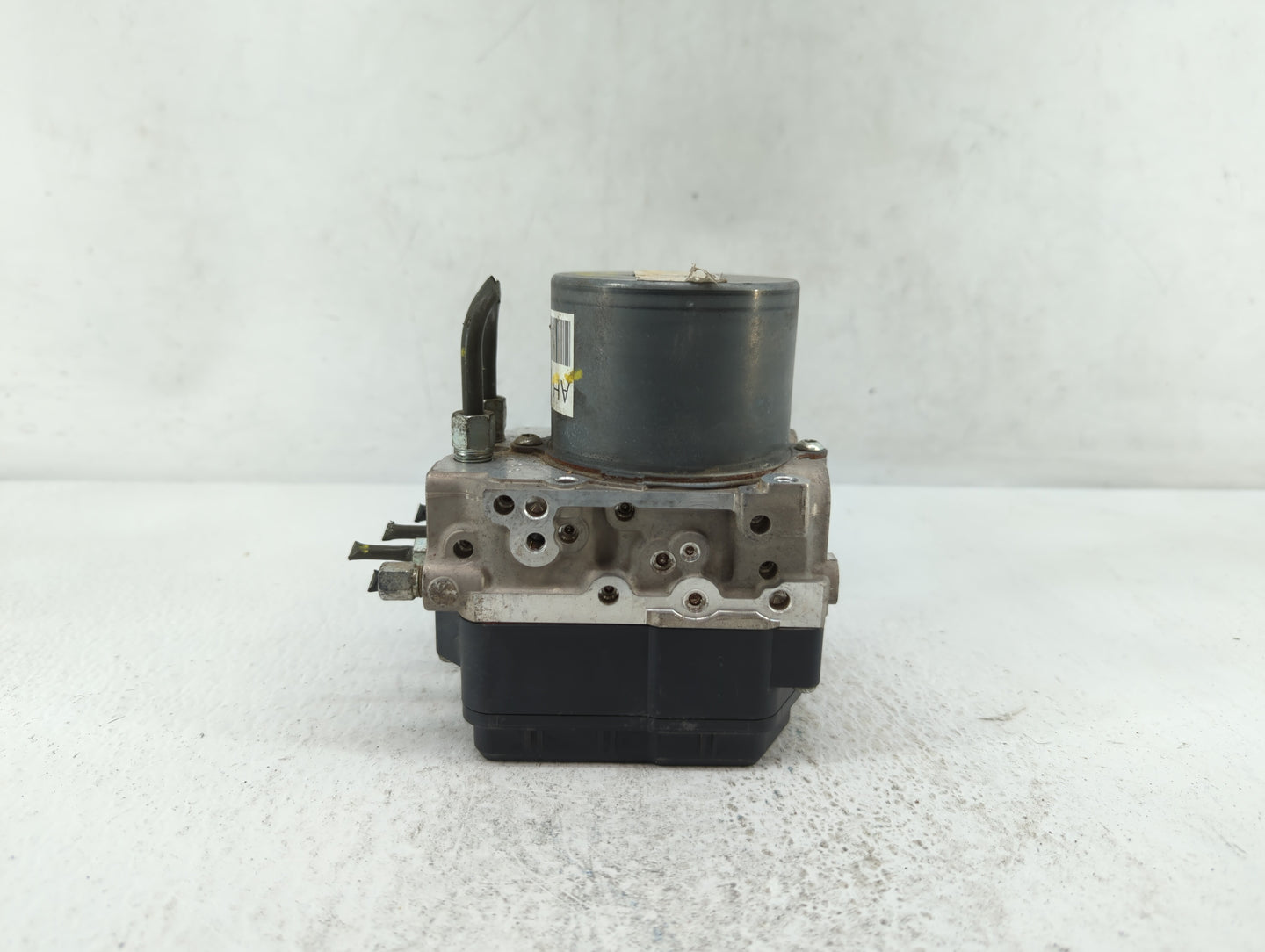 2015 Nissan Pathfinder ABS Pump Control Module Replacement P/N:47660 9PB0A Fits OEM Used Auto Parts - Oemusedautoparts1.com