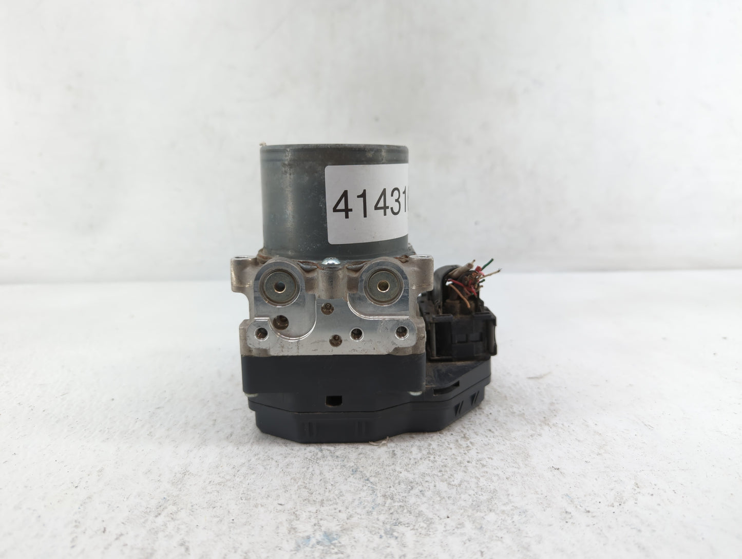 2015 Nissan Pathfinder ABS Pump Control Module Replacement P/N:47660 9PB0A Fits OEM Used Auto Parts - Oemusedautoparts1.com