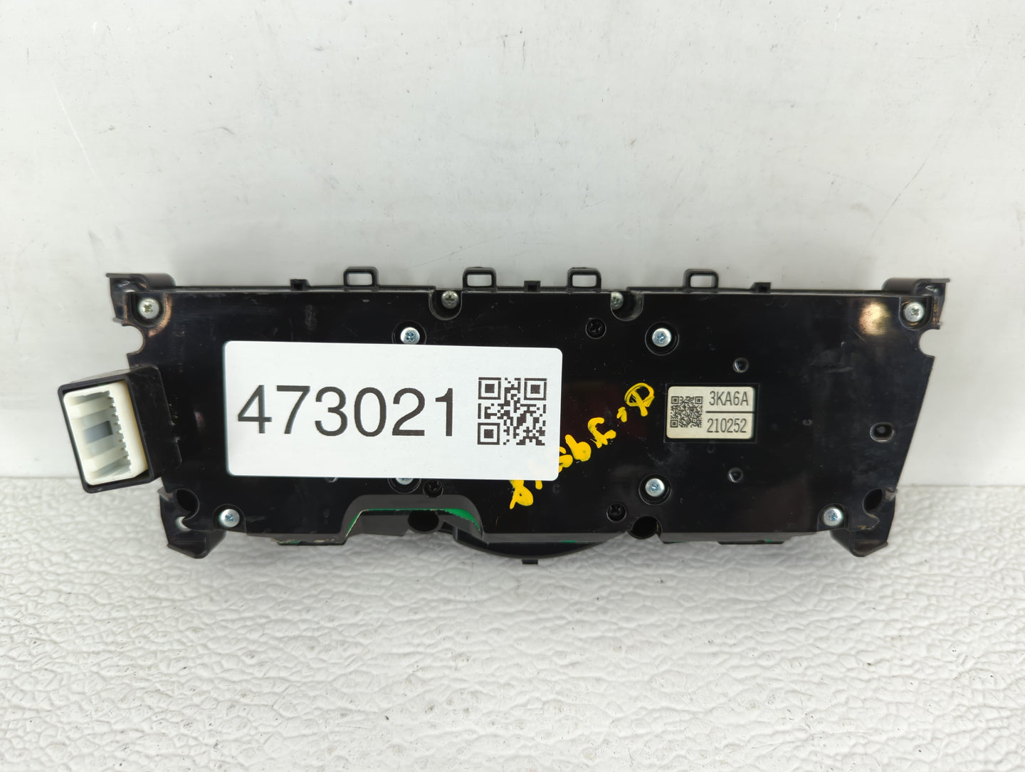 2013-2016 Nissan Pathfinder Information Display Screen - Oemusedautoparts1.com