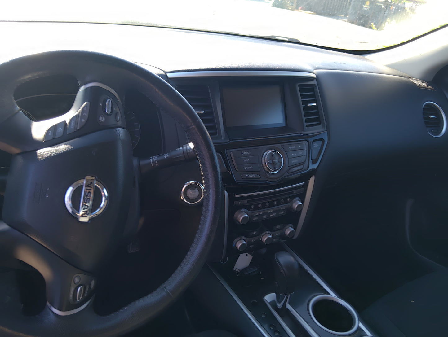 2015-2016 Nissan Pathfinder Radio AM FM Cd Player Receiver Replacement Fits Fits 2015 2016 OEM Used Auto Parts - Oemusedauto