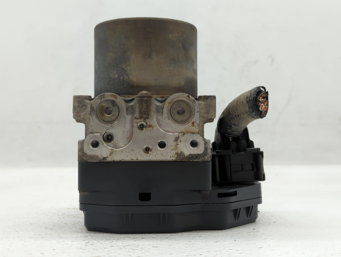 2015 Nissan Pathfinder ABS Pump Control Module Replacement P/N:47660 9PB0A Fits OEM Used Auto Parts - Oemusedautoparts1.com