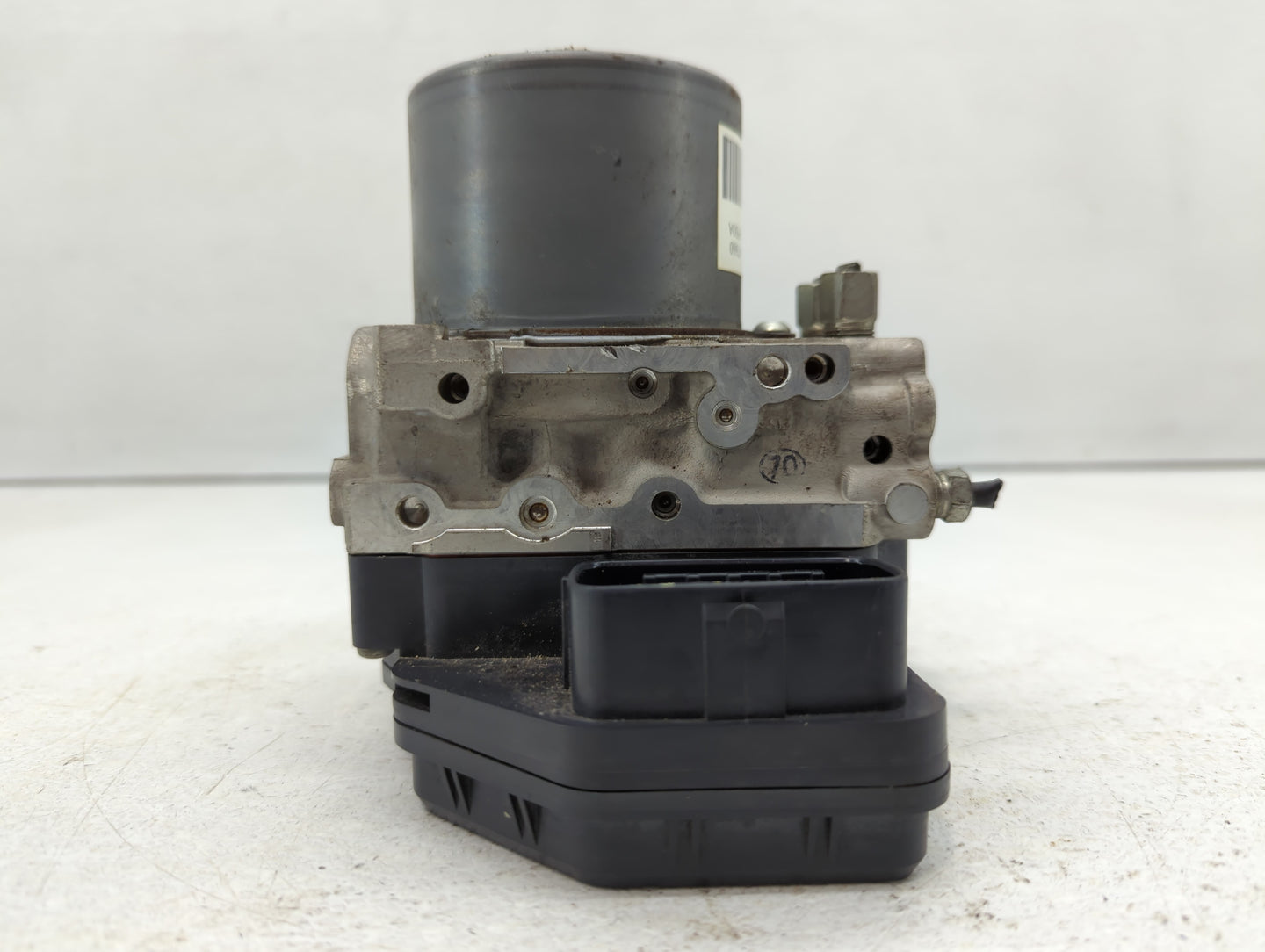 2015 Nissan Pathfinder ABS Pump Control Module Replacement P/N:47660 9PB0A Fits OEM Used Auto Parts - Oemusedautoparts1.com