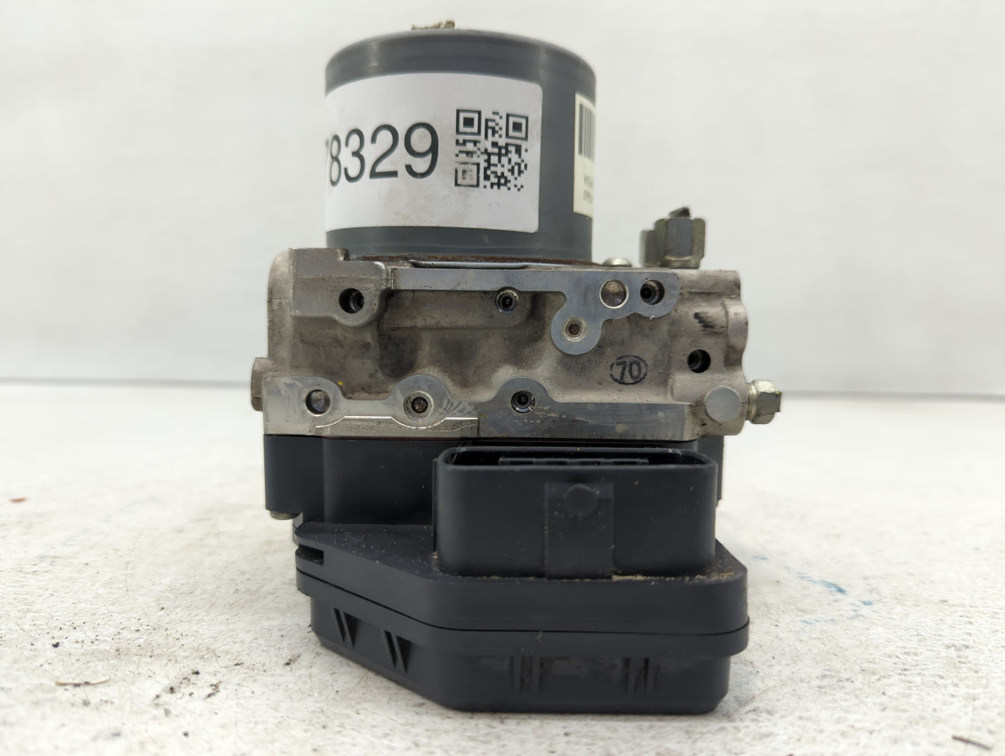 2015 Nissan Pathfinder ABS Pump Control Module Replacement P/N:47660 9PE0A Fits OEM Used Auto Parts - Oemusedautoparts1.com