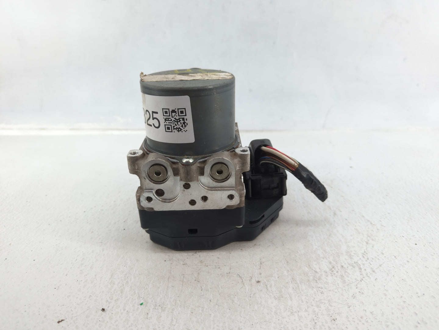 2015 Nissan Pathfinder ABS Pump Control Module Replacement P/N:47660 9PE0A Fits OEM Used Auto Parts - Oemusedautoparts1.com