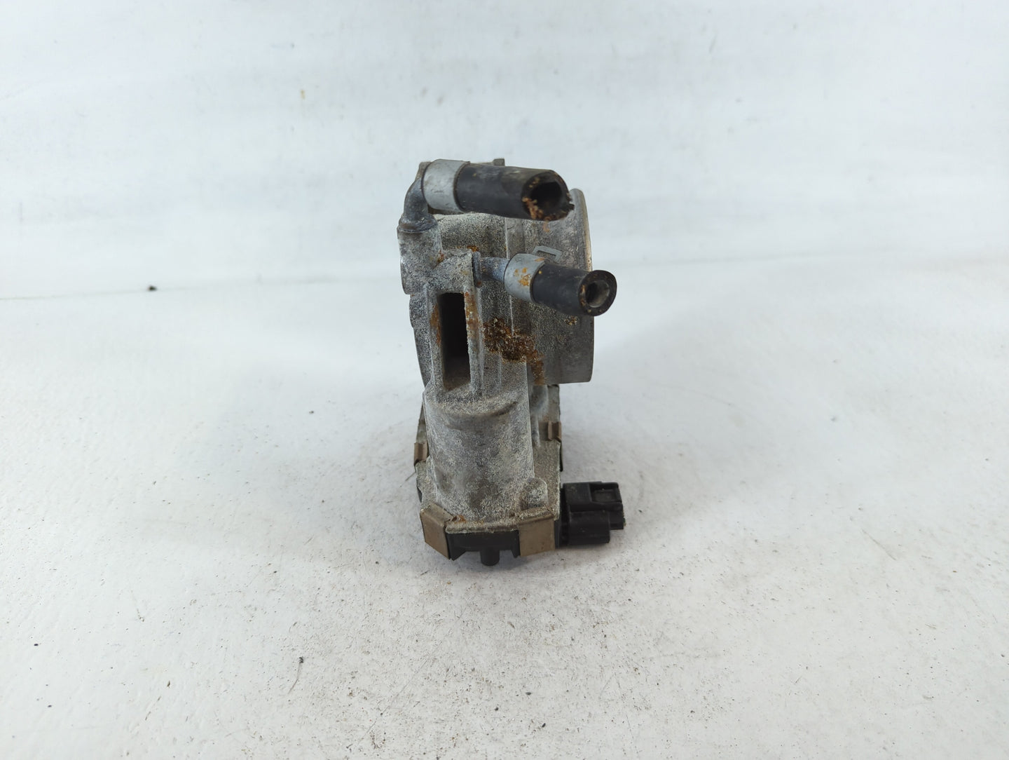 2015-2016 Nissan Pathfinder Throttle Body Fits Fits 2015 2016 2017 2018 2019 2020 2021 2022 OEM Used Auto Parts - Oemusedaut