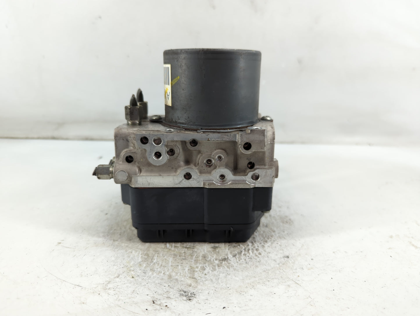 2015 Nissan Pathfinder ABS Pump Control Module Replacement P/N:133000-1650 Fits OEM Used Auto Parts - Oemusedautoparts1.com