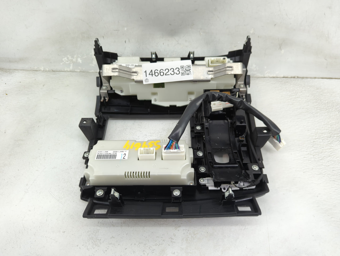 2011-2017 Nissan Quest Radio Control Panel - Oemusedautoparts1.com