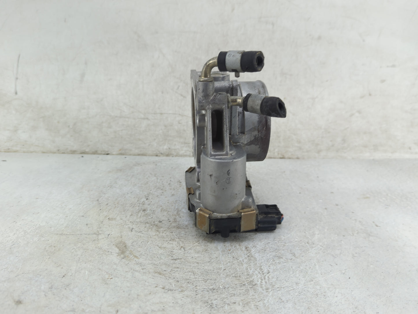 2015-2017 Nissan Quest Throttle Body Fits Fits 2015 2016 2017 2018 2019 2020 2021 2022 OEM Used Auto Parts - Oemusedautopart