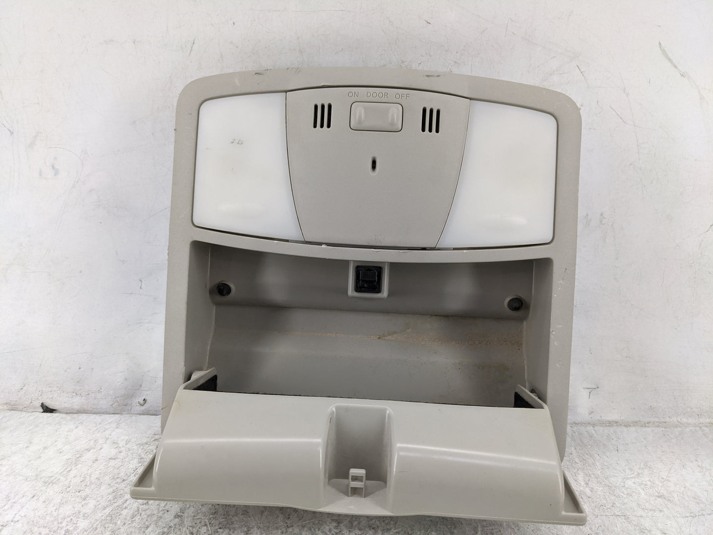 2015 Nissan Quest Overhead Roof Console Tan - Oemusedautoparts1.com