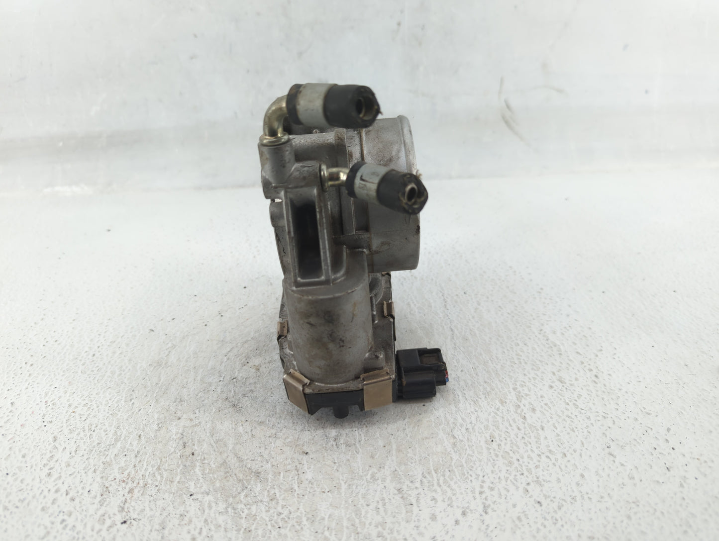 2015-2017 Nissan Quest Throttle Body P/N:RME70-50 Fits Fits 2015 2016 2017 2018 2019 2020 2021 2022 OEM Used Auto Parts - Oe