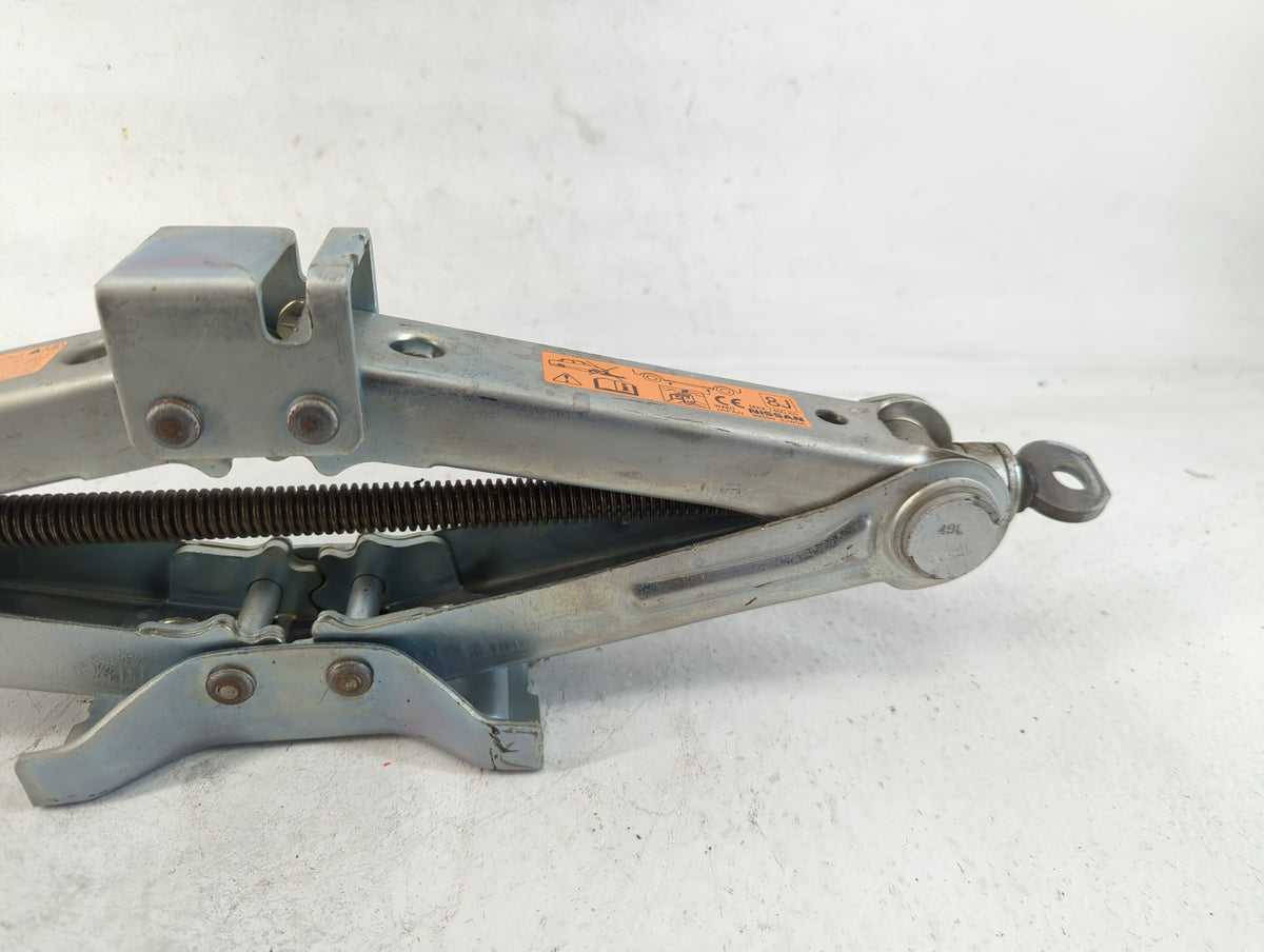 2015 Nissan Quest Spare Scissor Car Jack - Oemusedautoparts1.com