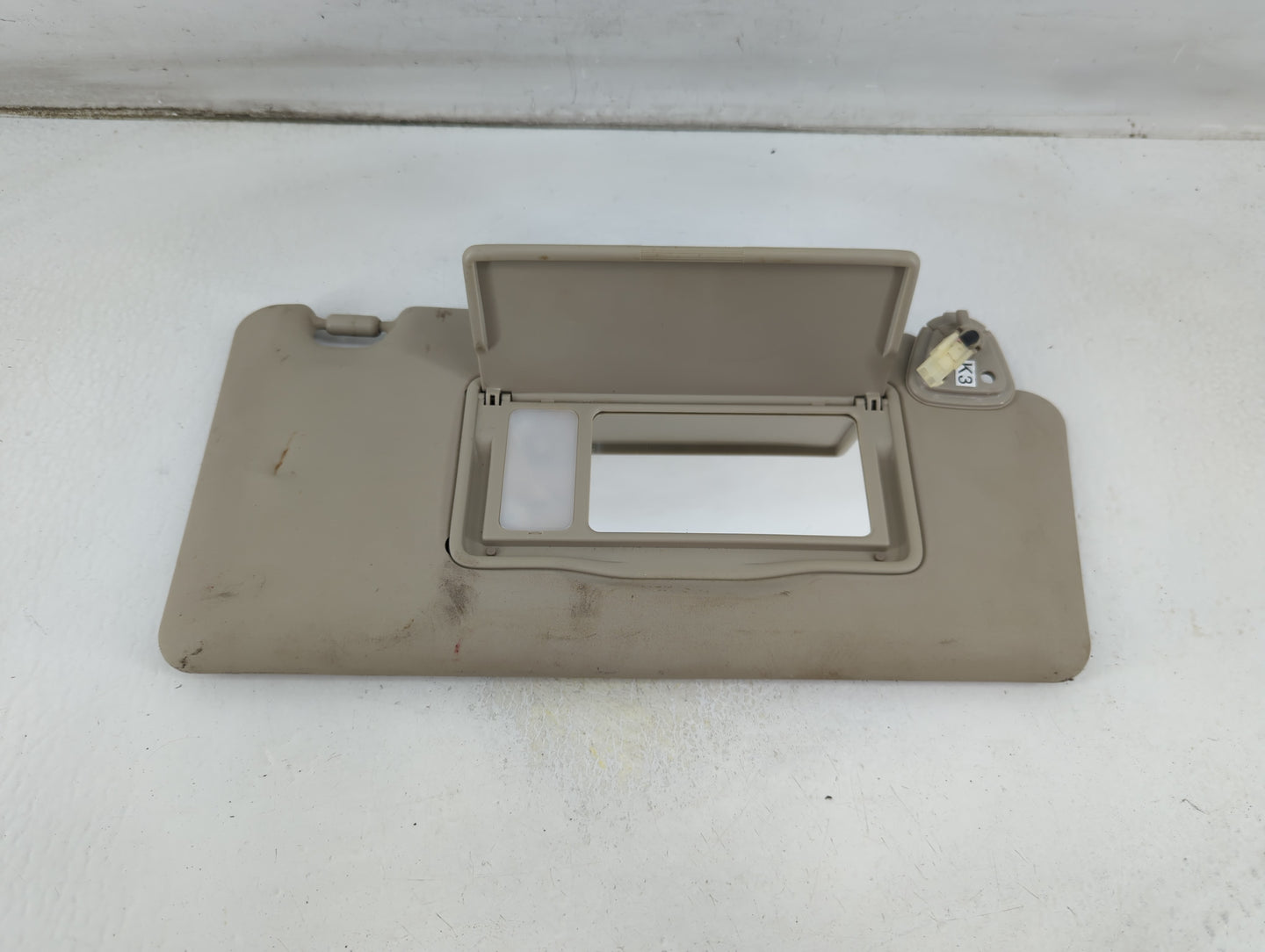 2014-2017 Nissan Rogue Sun Visor Shade Replacement Passenger Right Mirror Fits Fits 2014 2015 2016 2017 OEM Used Auto Parts 