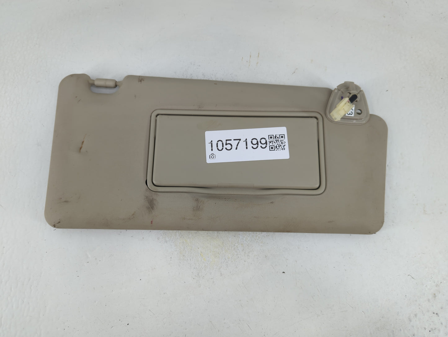 2014-2017 Nissan Rogue Sun Visor Shade Replacement Passenger Right Mirror Fits Fits 2014 2015 2016 2017 OEM Used Auto Parts 
