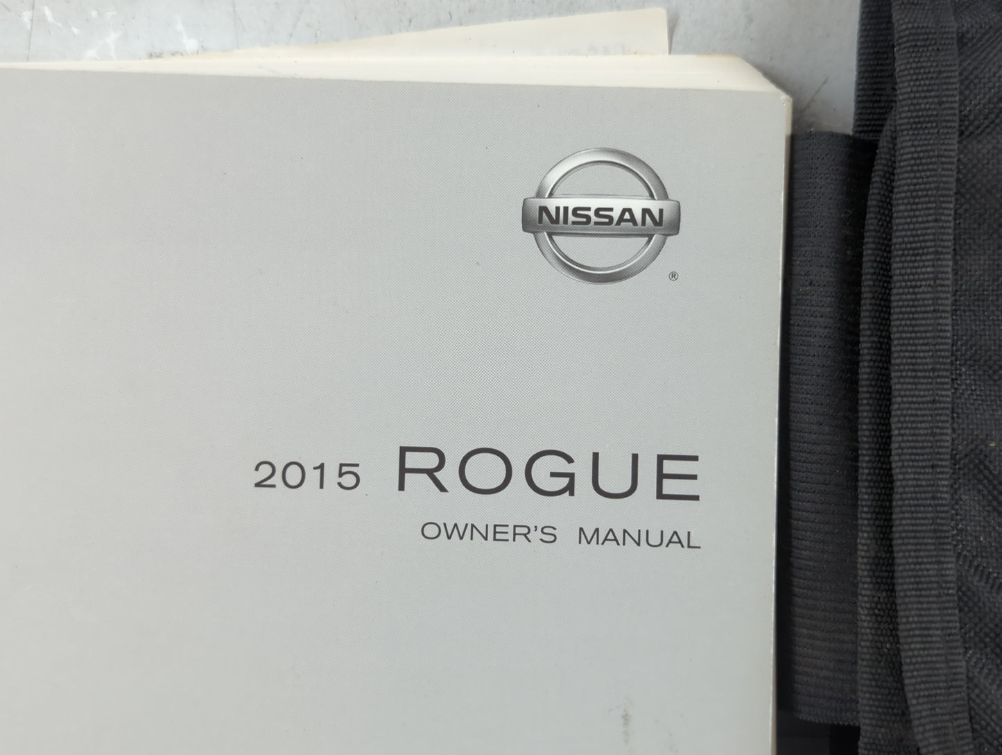 2015 Nissan Rogue Owners Manual Book Guide P/N:OM15EA 0T32U1 OEM Used Auto Parts - Oemusedautoparts1.com