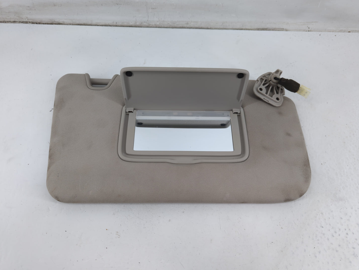 2014-2017 Nissan Rogue Sun Visor Shade Replacement Passenger Right Mirror Fits Fits 2014 2015 2016 2017 OEM Used Auto Parts 