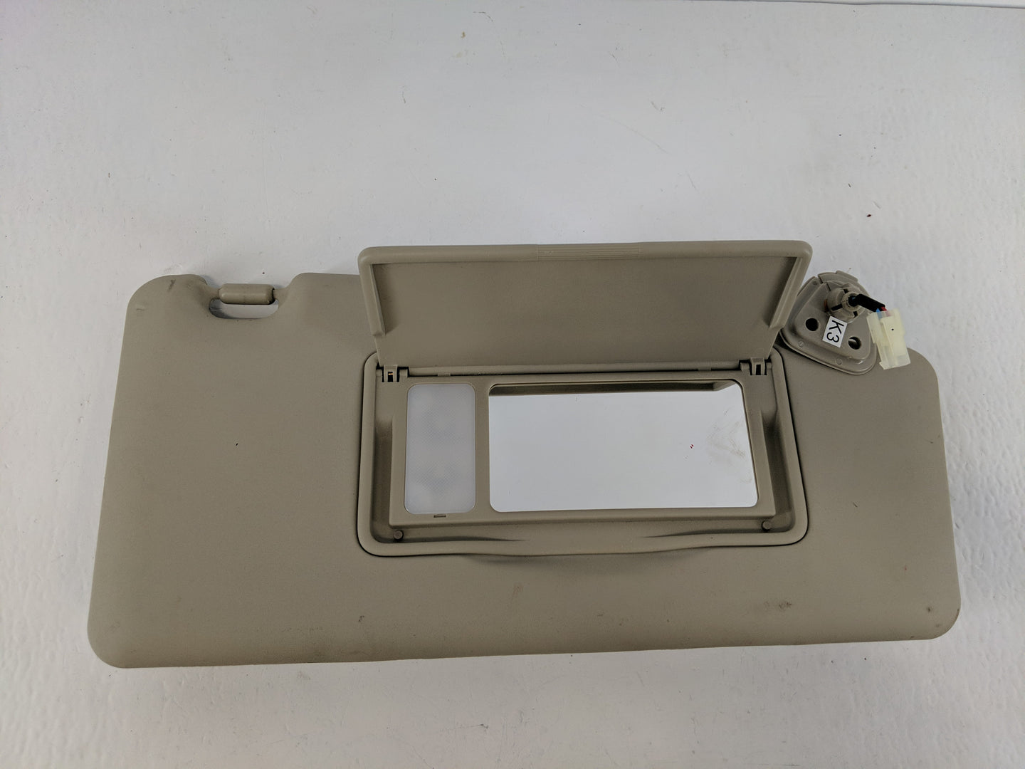 2008-2015 Nissan Rogue Sun Visor Shade Replacement Passenger Right Mirror Fits Fits 2008 2009 2010 2011 2012 2013 2014 2015 