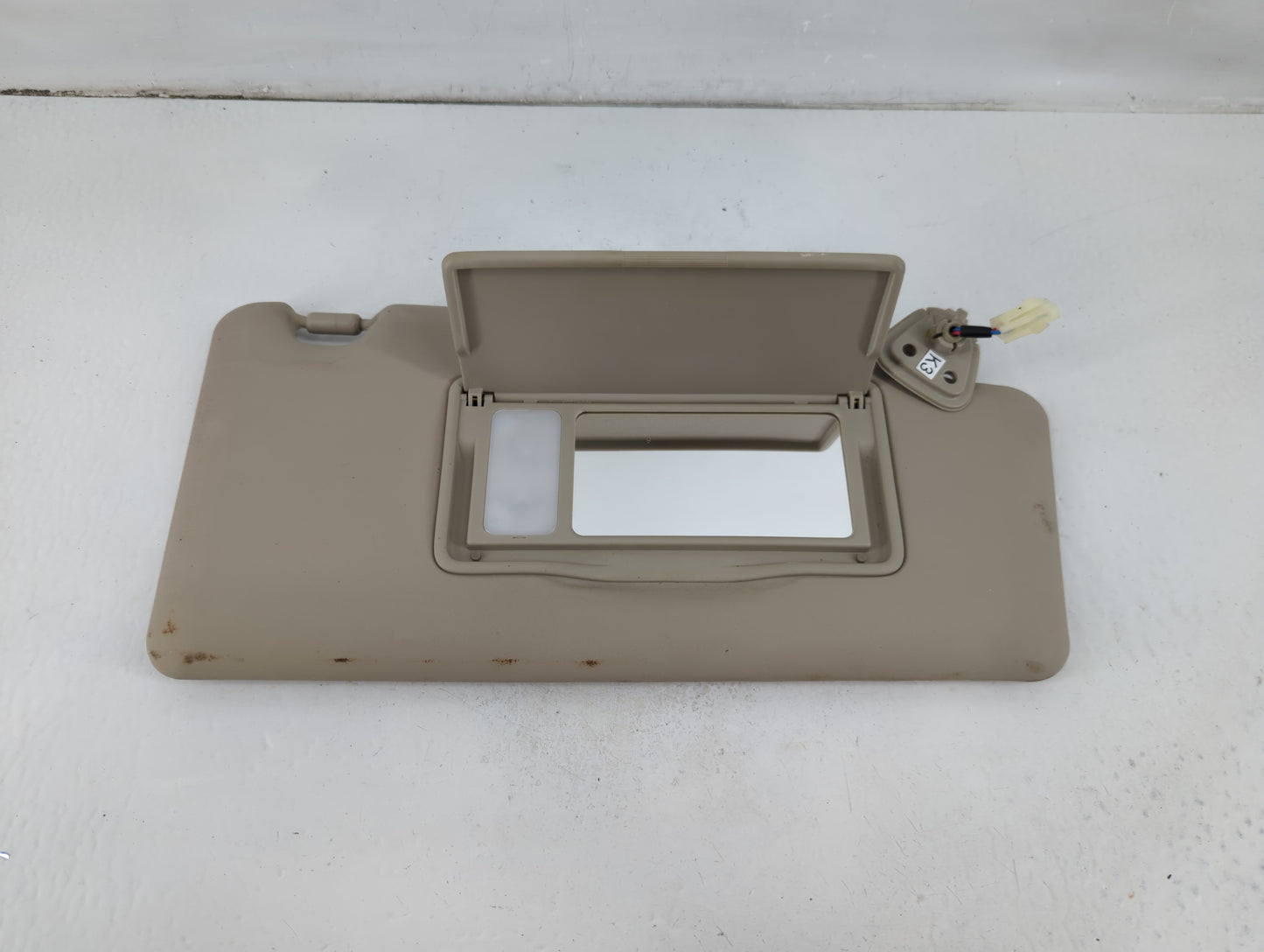 2008-2015 Nissan Rogue Sun Visor Shade Replacement Passenger Right Mirror Fits Fits 2008 2009 2010 2011 2012 2013 2014 2015 