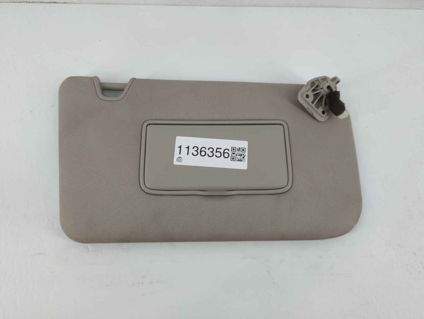 2014-2017 Nissan Rogue Sun Visor Shade Replacement Passenger Right Mirror Fits Fits 2014 2015 2016 2017 OEM Used Auto Parts 