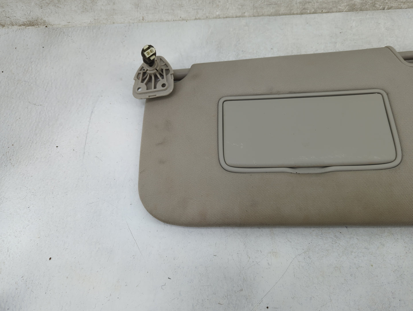 2014-2017 Nissan Rogue Sun Visor Shade Replacement Driver Left Mirror Fits Fits 2014 2015 2016 2017 OEM Used Auto Parts - Oe