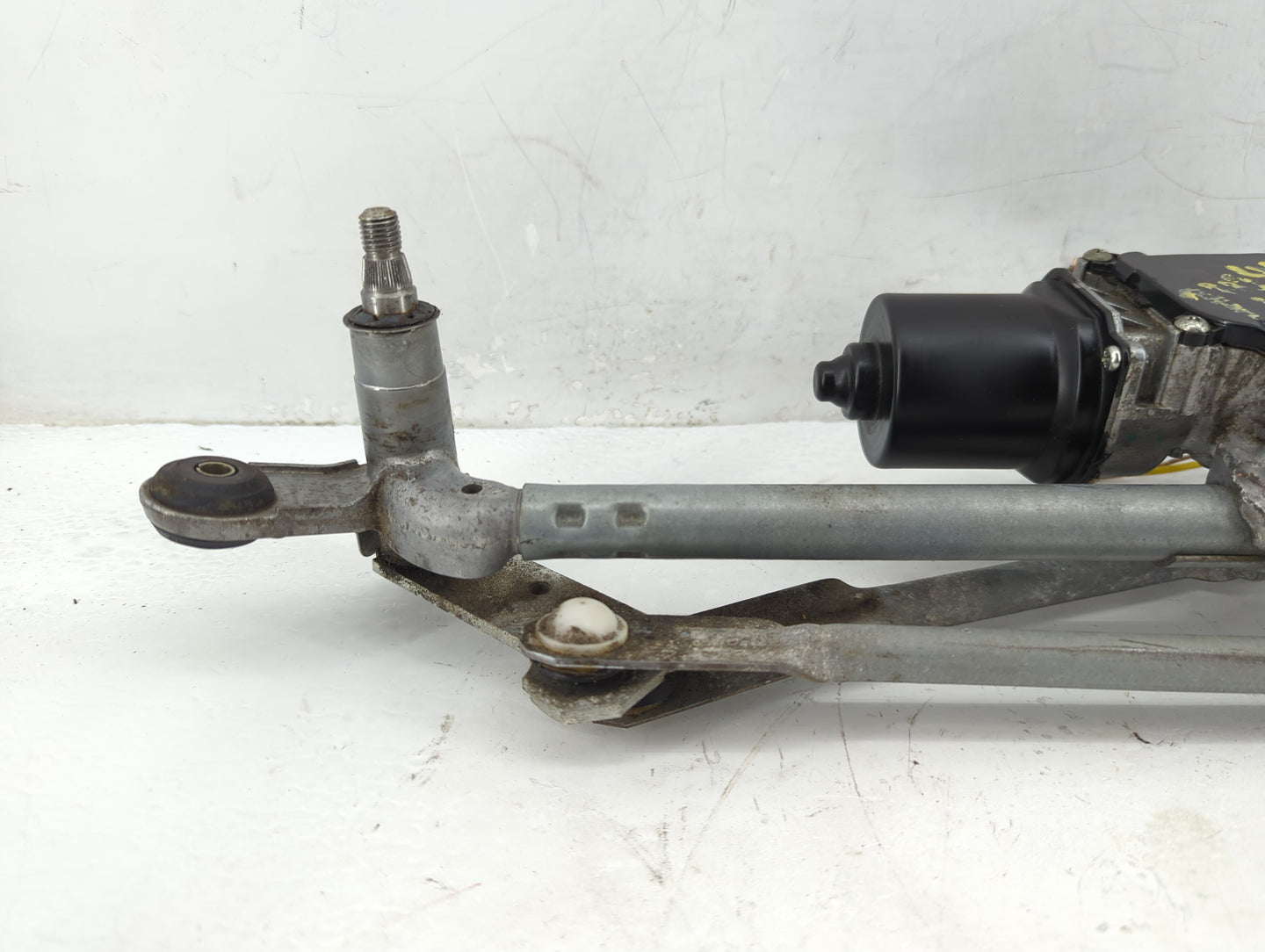 2014-2020 Nissan Rogue Front Windshield Wiper Motor Fits Fits 2014 2015 2016 2017 2018 2019 2020 OEM Used Auto Parts - Oemus