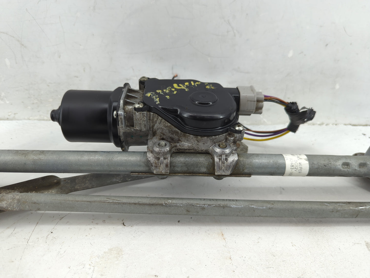 2014-2020 Nissan Rogue Front Windshield Wiper Motor Fits Fits 2014 2015 2016 2017 2018 2019 2020 OEM Used Auto Parts - Oemus