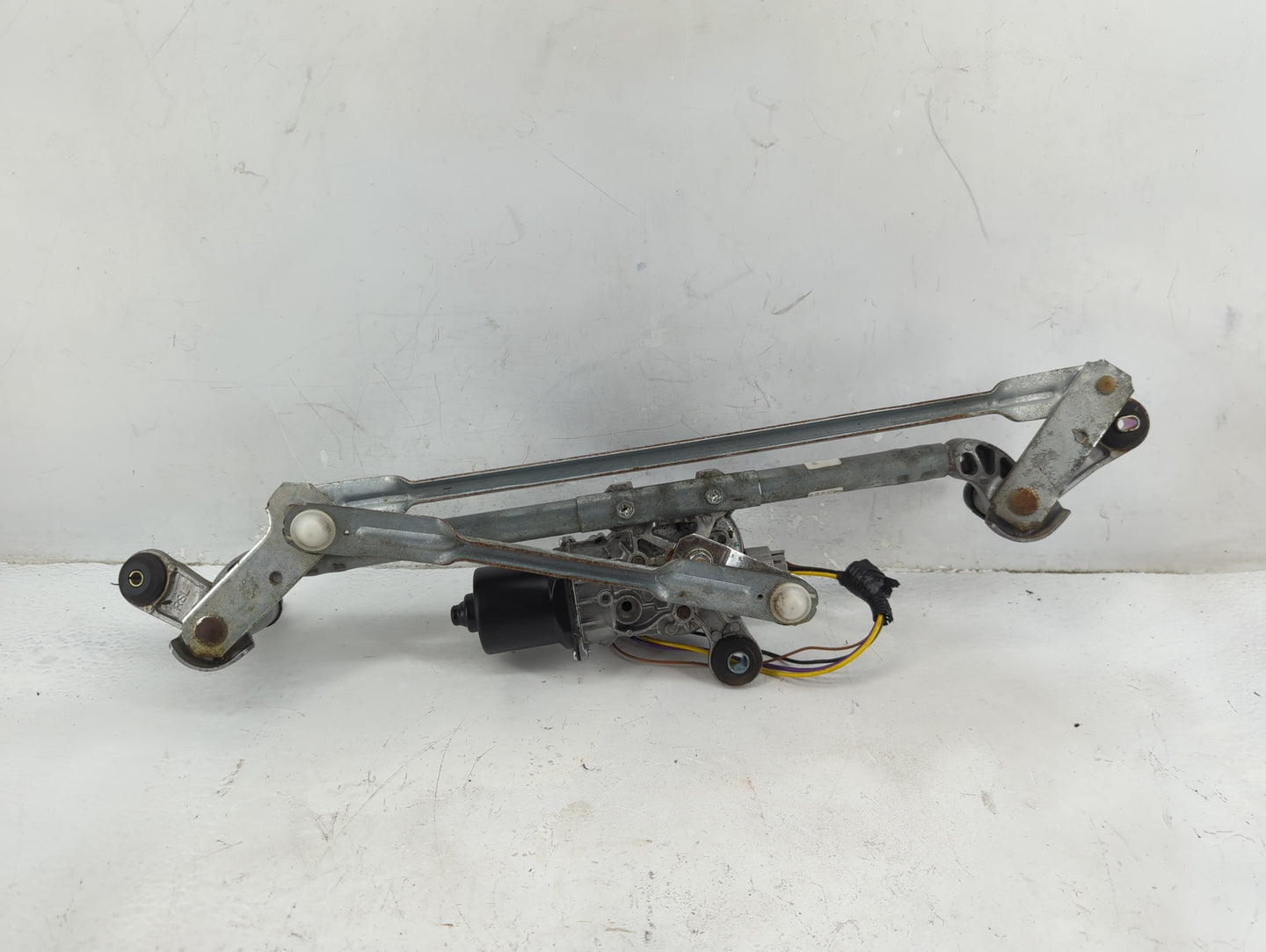 2014-2020 Nissan Rogue Front Windshield Wiper Motor Fits Fits 2014 2015 2016 2017 2018 2019 2020 OEM Used Auto Parts - Oemus