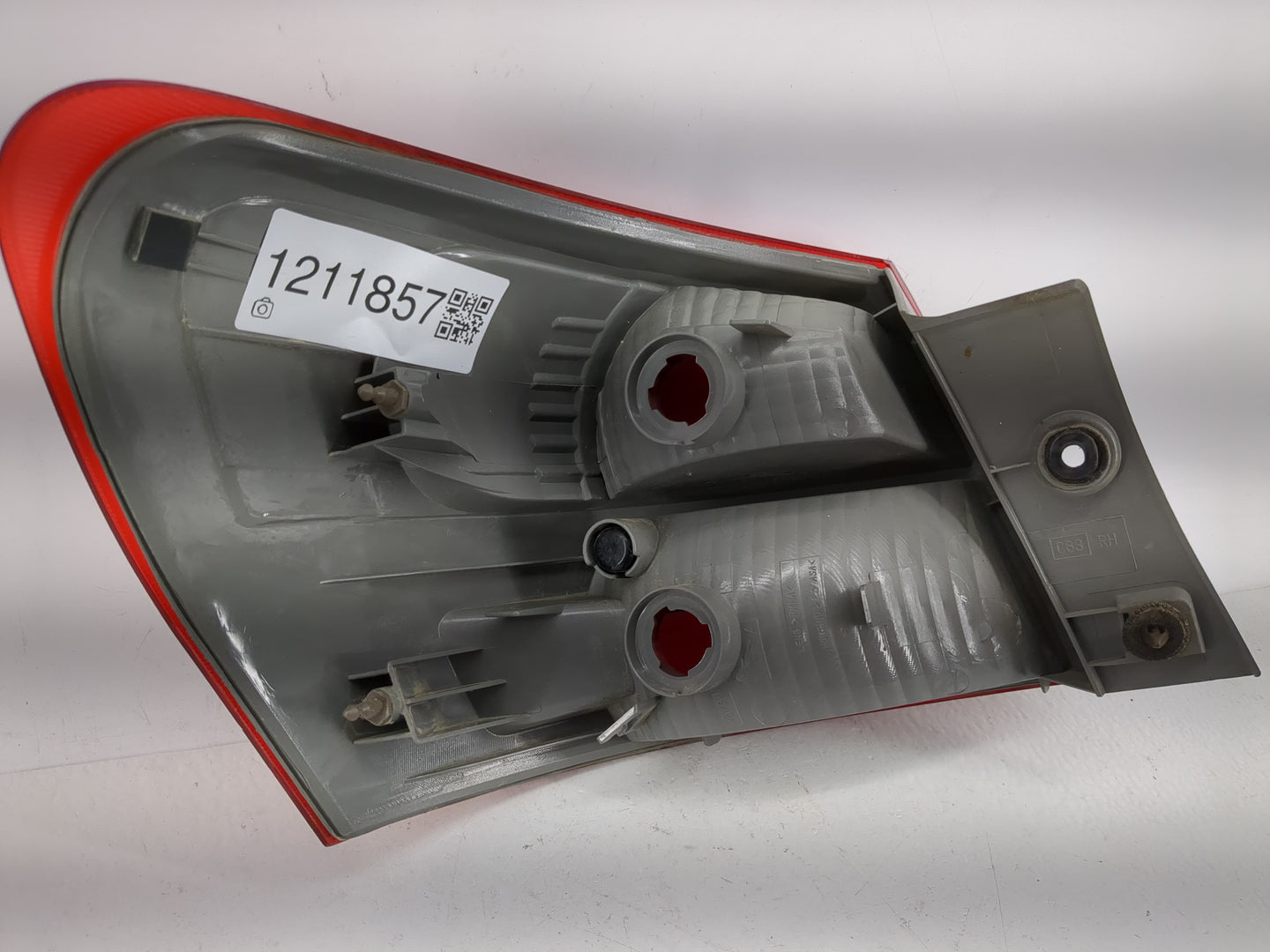 2008-2015 Nissan Rogue Tail Light Assembly Driver Left OEM Fits Fits 2008 2009 2010 2011 2012 2013 2014 2015 OEM Used Auto P