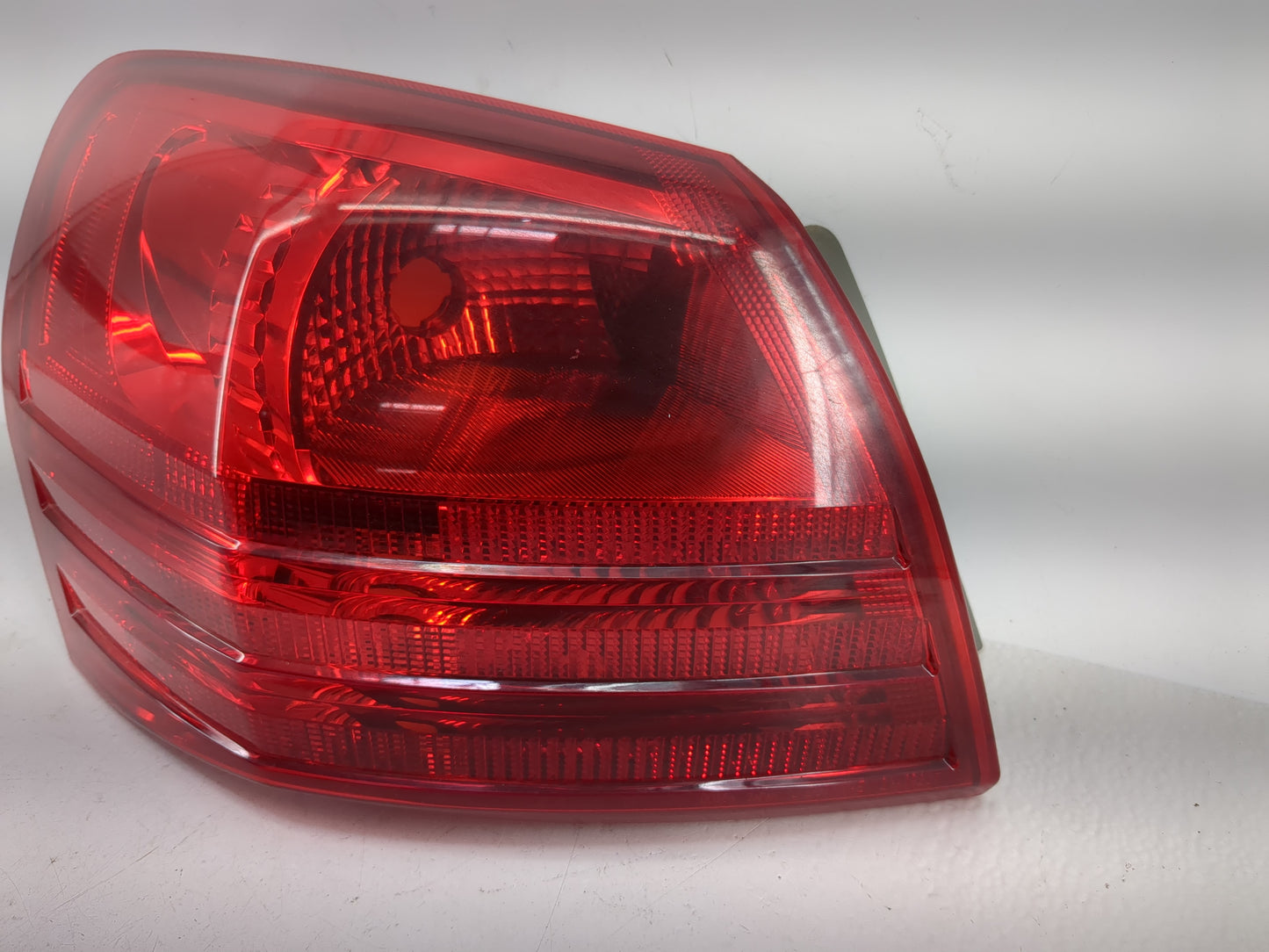 2008-2015 Nissan Rogue Tail Light Assembly Passenger Right OEM Fits Fits 2008 2009 2010 2011 2012 2013 2014 2015 OEM Used Au