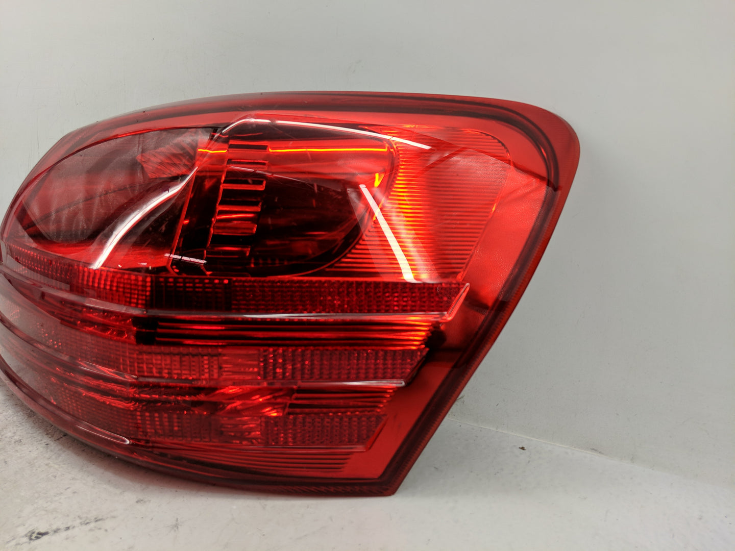 2008-2015 Nissan Rogue Tail Light Assembly Passenger Right OEM Fits Fits 2008 2009 2010 2011 2012 2013 2014 2015 OEM Used Au