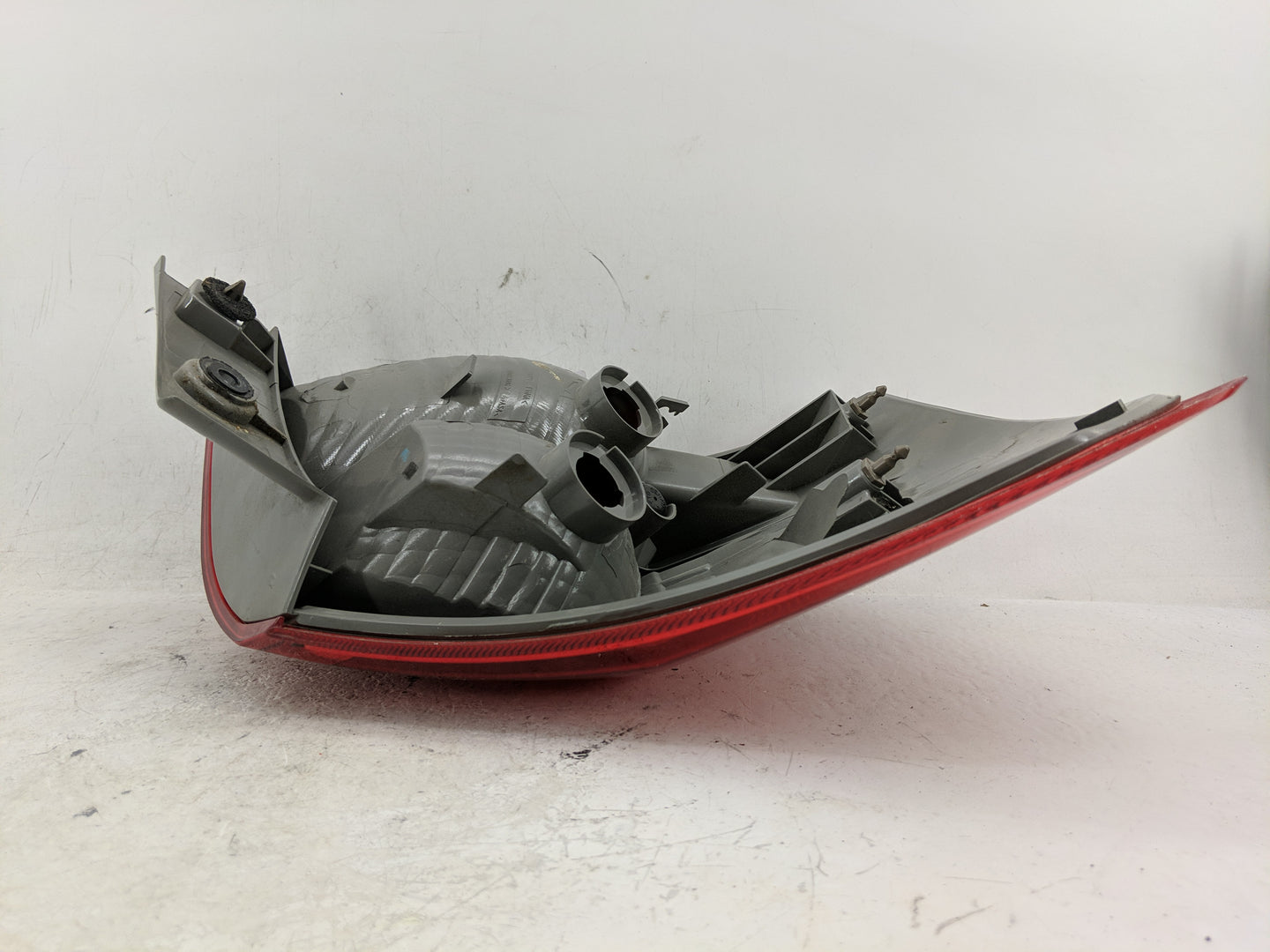 2008-2015 Nissan Rogue Tail Light Assembly Passenger Right OEM Fits Fits 2008 2009 2010 2011 2012 2013 2014 2015 OEM Used Au