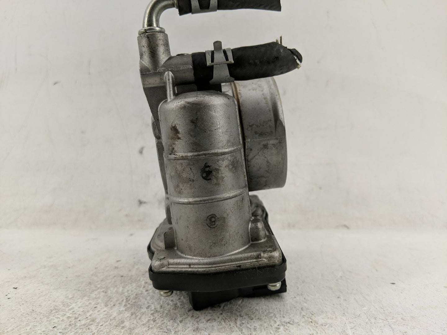 2011-2015 Nissan Rogue Throttle Body P/N:RME60-15 Fits Fits 2011 2012 2013 2014 2015 OEM Used Auto Parts - Oemusedautoparts1