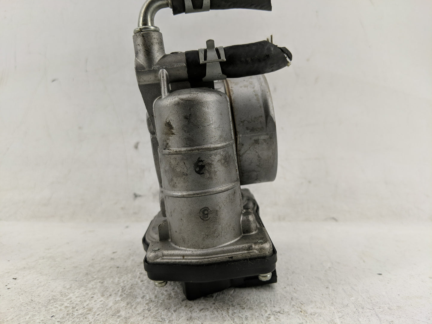 2011-2015 Nissan Rogue Throttle Body P/N:RME60-15 Fits Fits 2011 2012 2013 2014 2015 OEM Used Auto Parts - Oemusedautoparts1