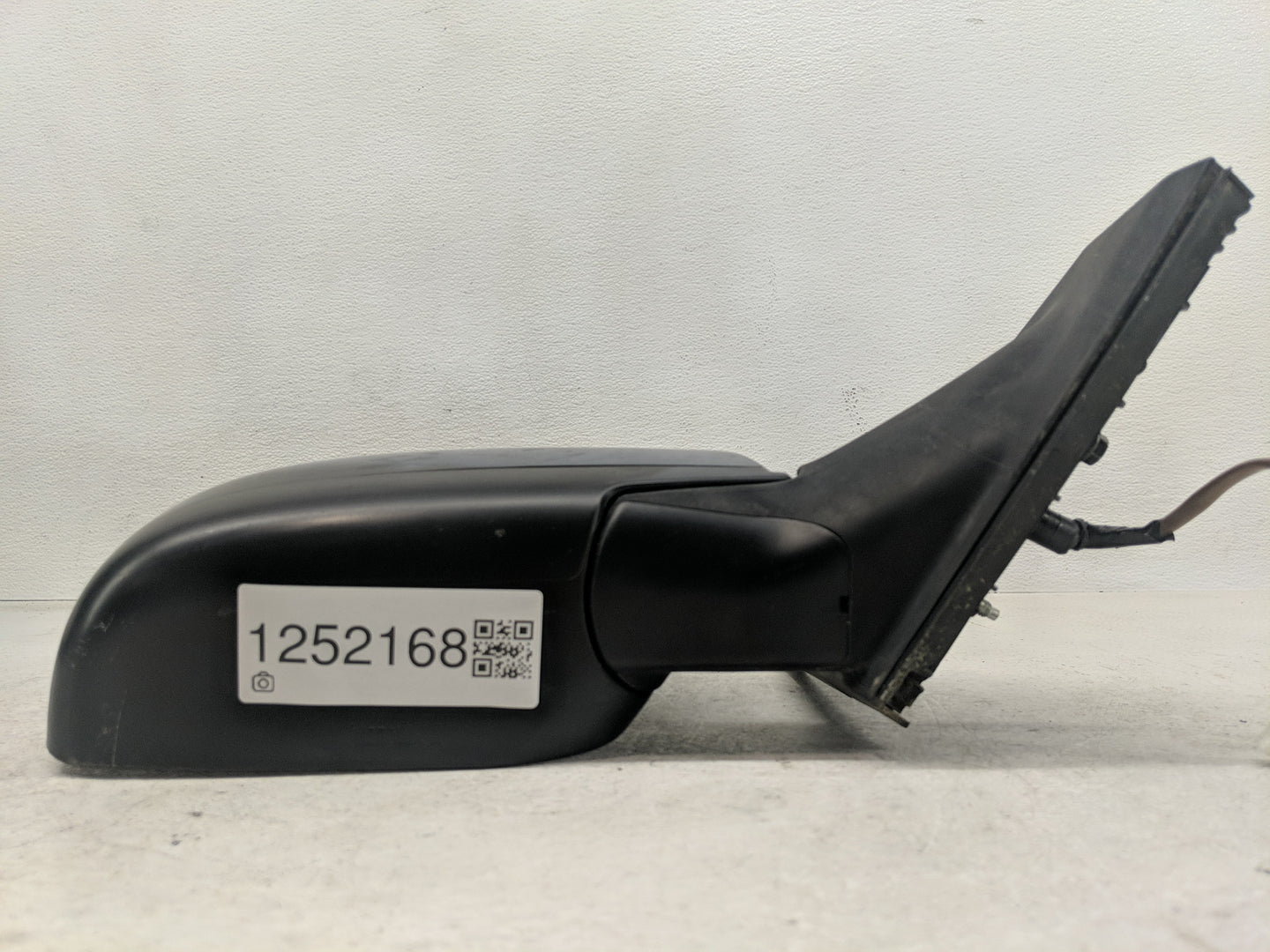 2008-2015 Nissan Rogue Passenger Side View Mirror - Right Door Mirror OEM Used - Oemusedautoparts1.com