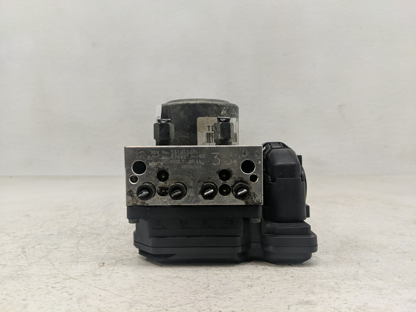 2012-2015 Nissan Rogue ABS Pump Control Module Replacement P/N:A98000E1K Fits Fits 2012 2013 2014 2015 OEM Used Auto Parts -