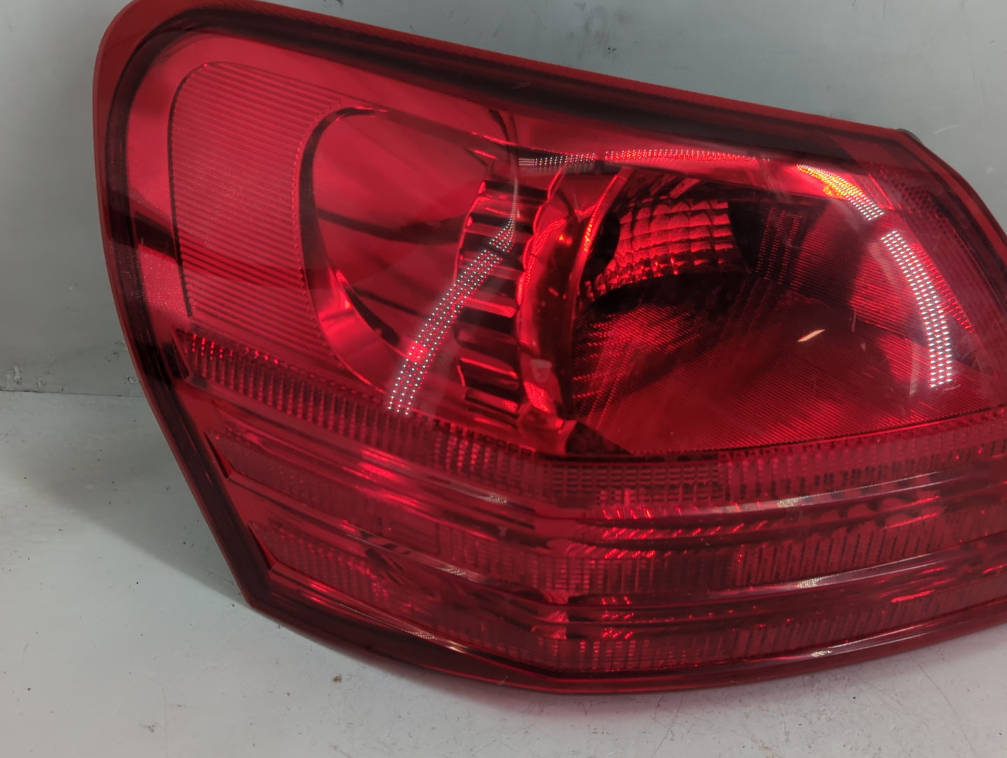 2014-2017 Nissan Rogue Tail Light Assembly Driver Left OEM Fits Fits 2014 2015 2016 2017 OEM Used Auto Parts - Oemusedautopa