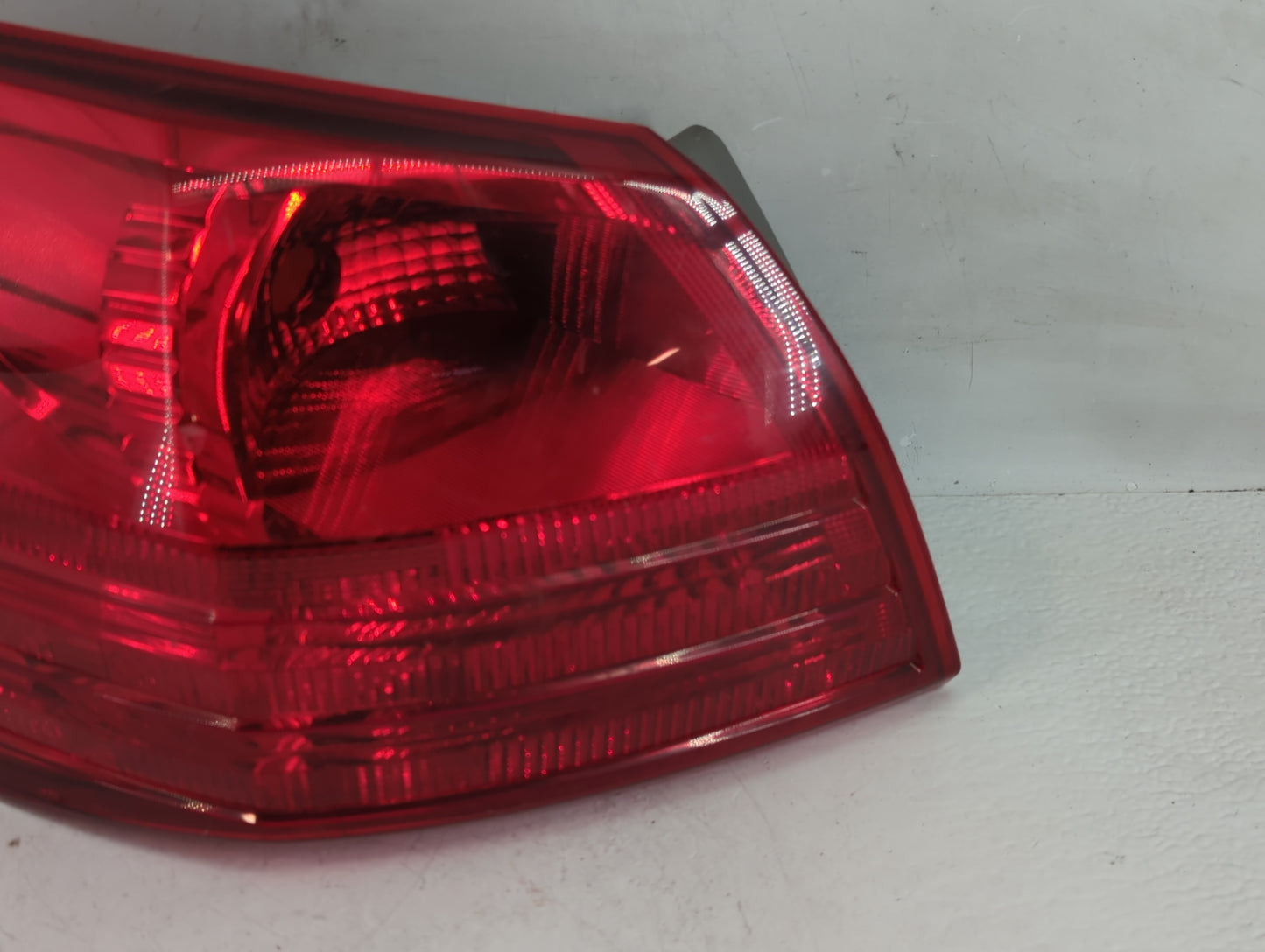 2014-2017 Nissan Rogue Tail Light Assembly Driver Left OEM Fits Fits 2014 2015 2016 2017 OEM Used Auto Parts - Oemusedautopa