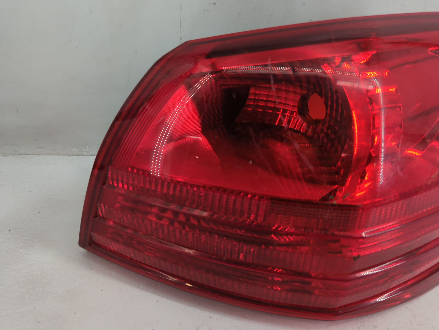 2014-2017 Nissan Rogue Tail Light Assembly Passenger Right OEM Fits Fits 2014 2015 2016 2017 OEM Used Auto Parts - Oemusedau