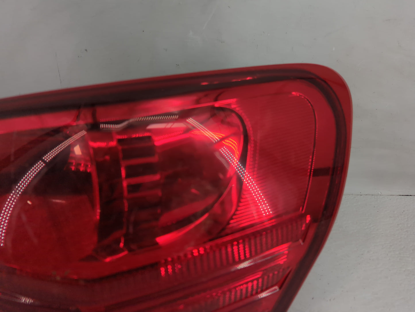 2014-2017 Nissan Rogue Tail Light Assembly Passenger Right OEM Fits Fits 2014 2015 2016 2017 OEM Used Auto Parts - Oemusedau