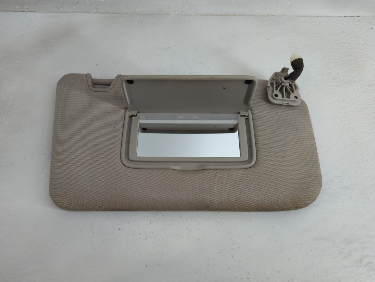 2014-2017 Nissan Rogue Sun Visor Shade Replacement Passenger Right Mirror Fits Fits 2014 2015 2016 2017 OEM Used Auto Parts 
