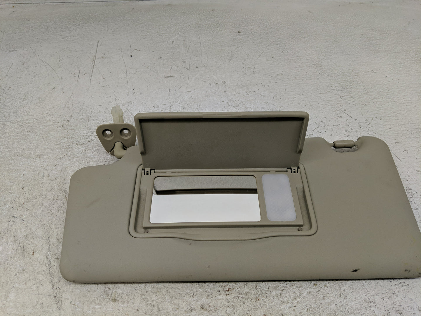 2011-2015 Nissan Rogue Sun Visor Shade Replacement Driver Left Mirror Fits Fits 2011 2012 2013 2014 2015 OEM Used Auto Parts