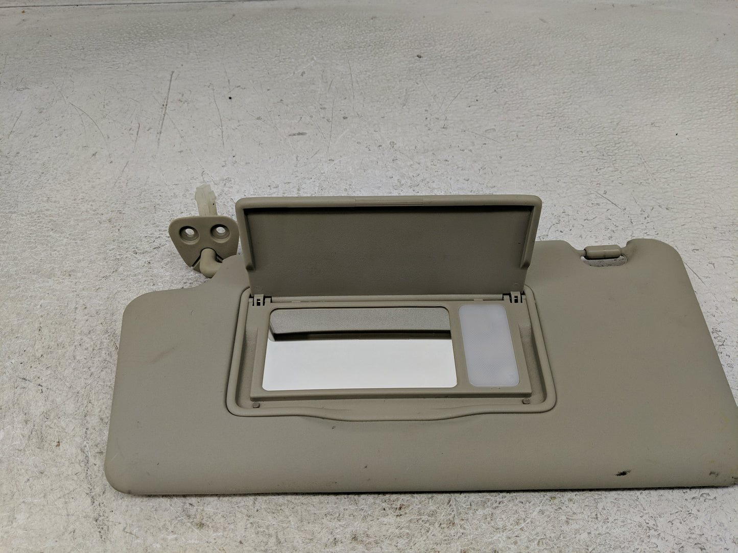 2011-2015 Nissan Rogue Sun Visor Shade Replacement Driver Left Mirror Fits Fits 2011 2012 2013 2014 2015 OEM Used Auto Parts