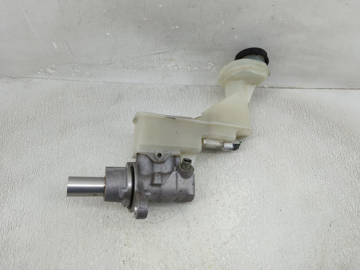 2014-2020 Nissan Rogue Brake Master Cylinder 1310397 - Oemusedautoparts1.com
