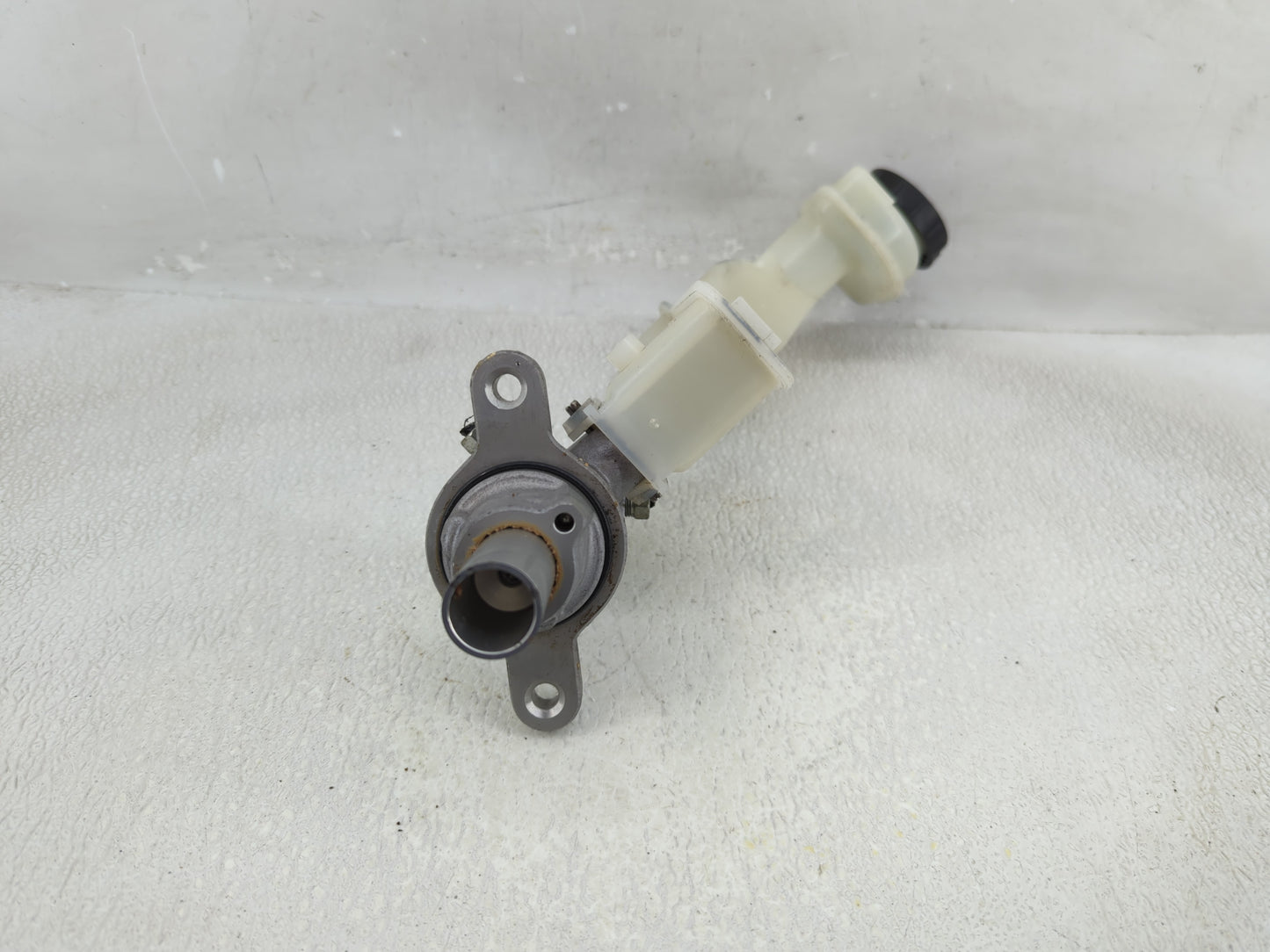 2014-2020 Nissan Rogue Brake Master Cylinder 1310397 - Oemusedautoparts1.com