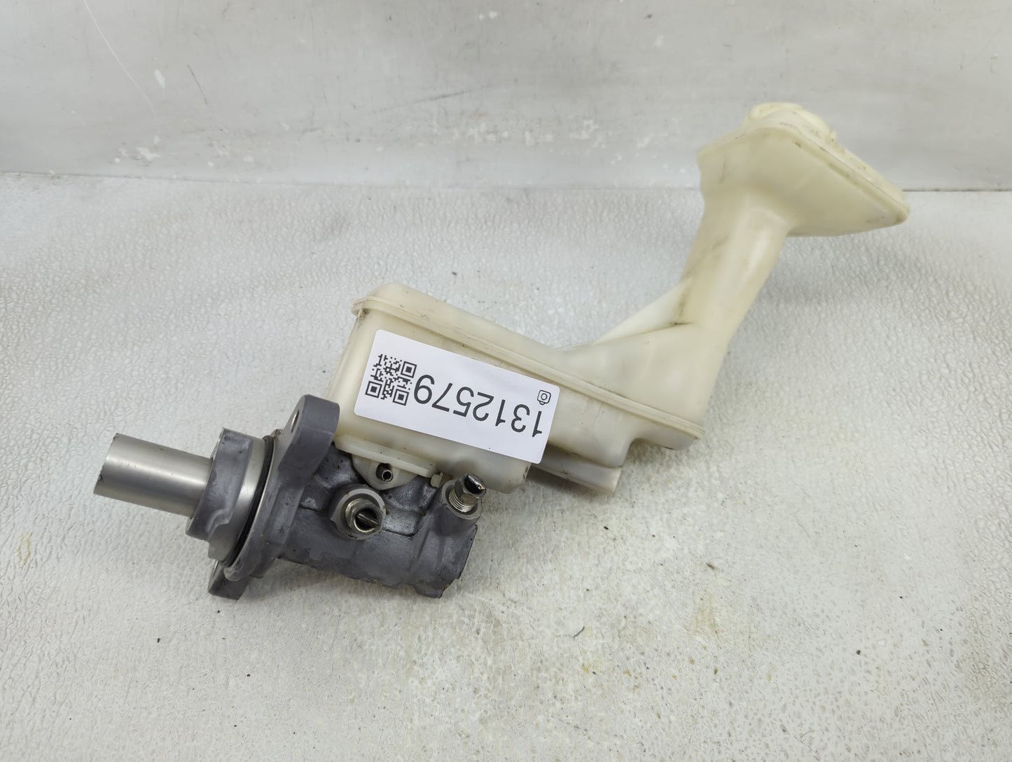 2014-2020 Nissan Rogue Brake Master Cylinder 1312579 - Oemusedautoparts1.com