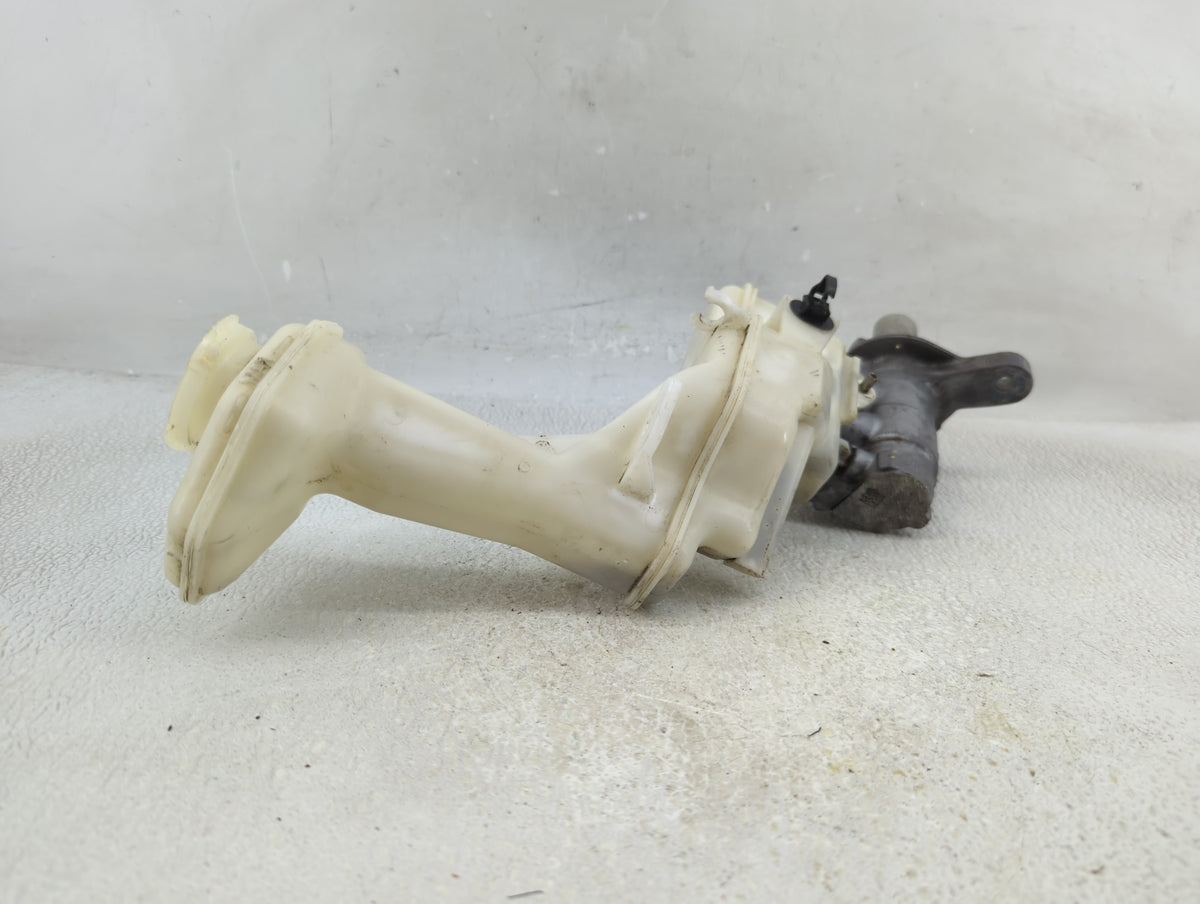 2014-2020 Nissan Rogue Brake Master Cylinder 1312579 - Oemusedautoparts1.com