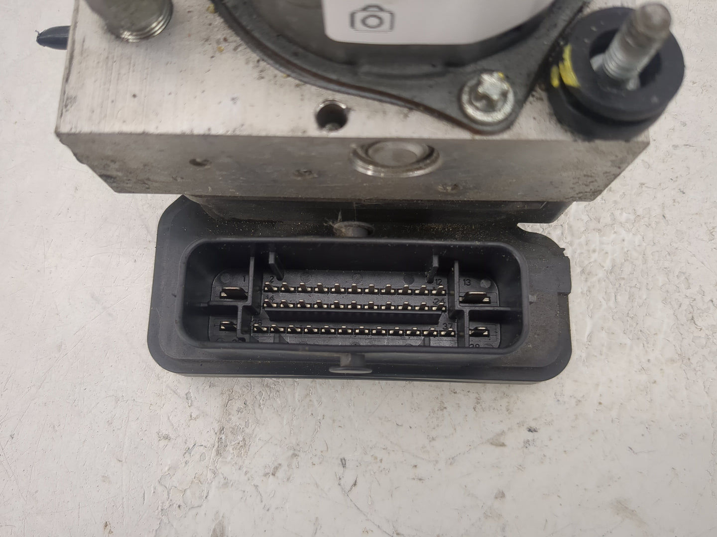 2014-2015 Nissan Rogue ABS Pump Control Module Replacement P/N:47660-4BF0A Fits Fits 2014 2015 OEM Used Auto Parts - Oemused