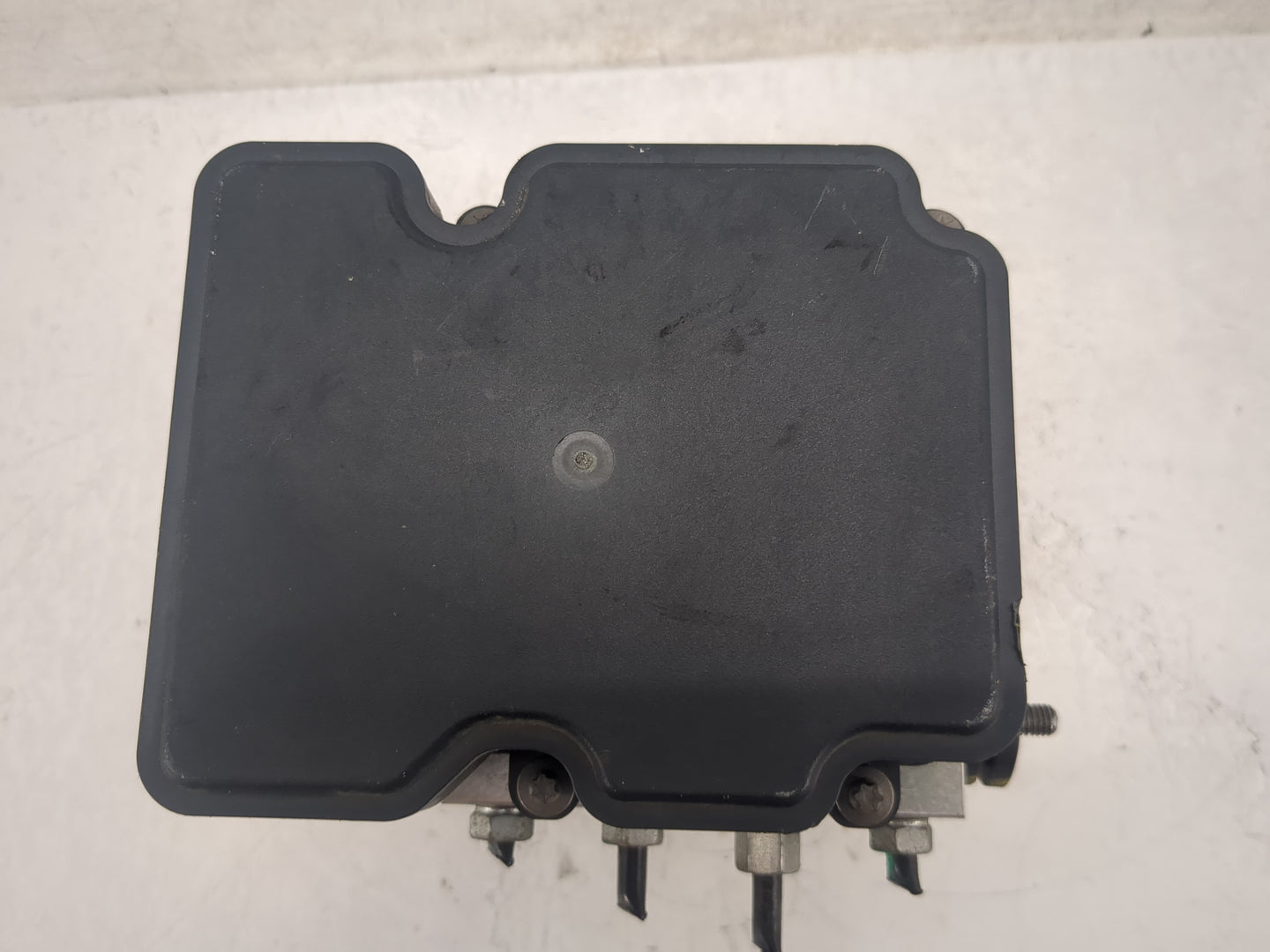 2014-2015 Nissan Rogue ABS Pump Control Module Replacement P/N:47660-4BF0A Fits Fits 2014 2015 OEM Used Auto Parts - Oemused