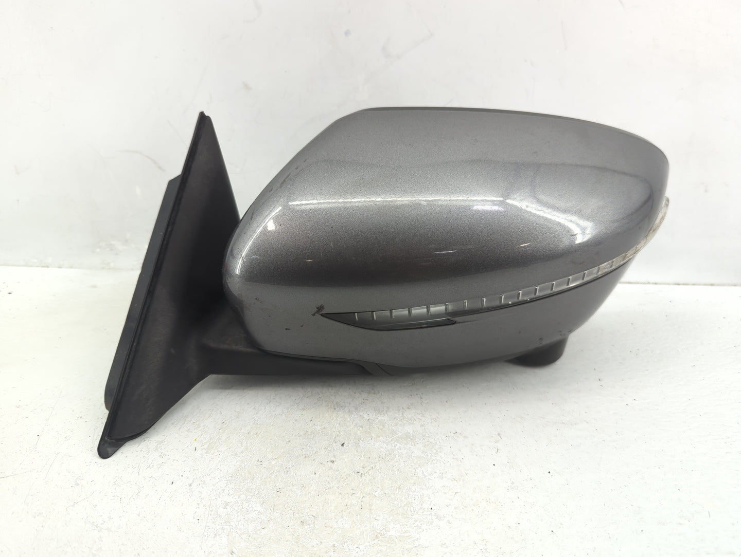 2014-2016 Nissan Rogue Driver Side View Mirror - Left Door Mirror OEM Used - Oemusedautoparts1.com