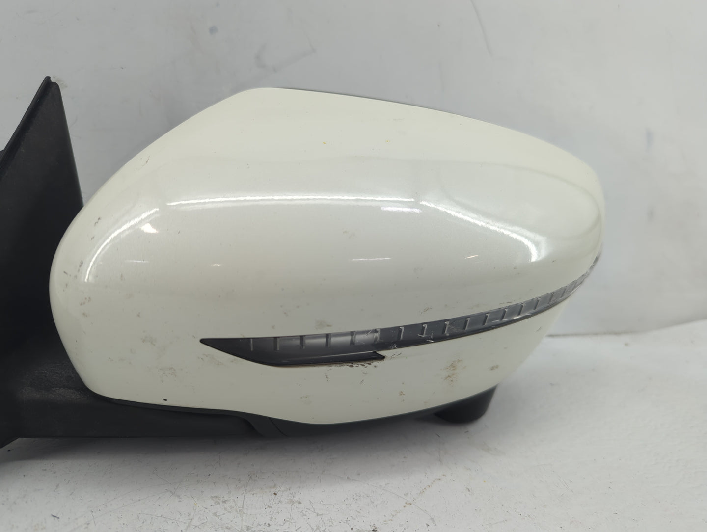 2014-2016 Nissan Rogue Driver Side View Mirror - Left Door Mirror OEM Used - Oemusedautoparts1.com