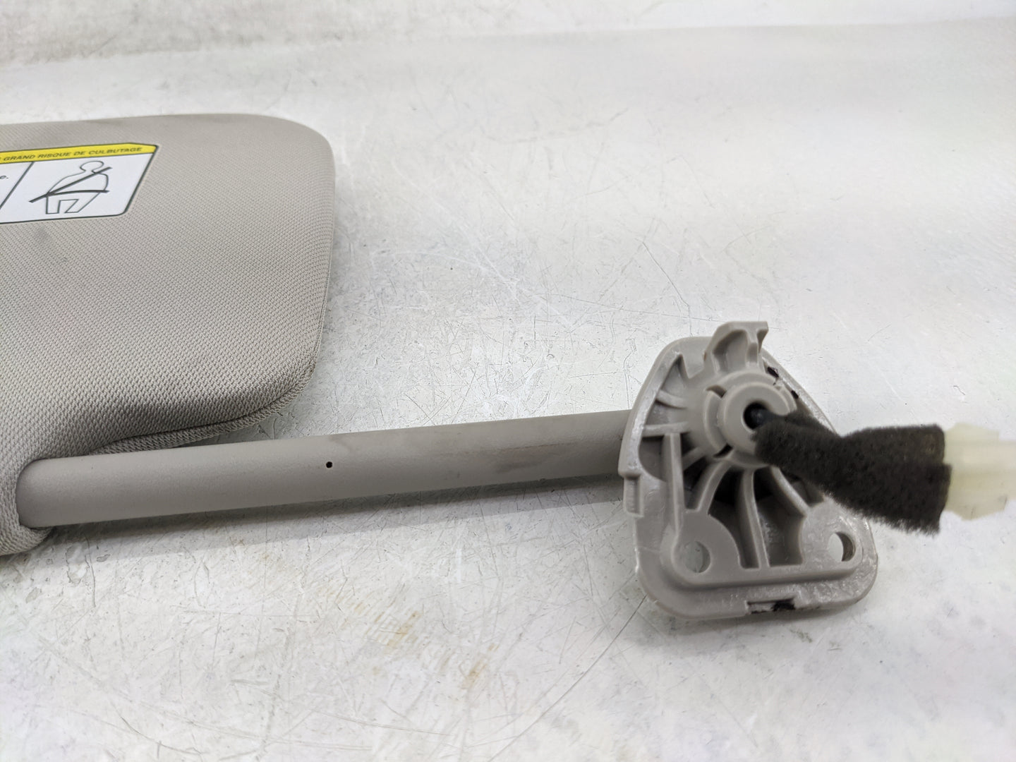 2014-2017 Nissan Rogue Sun Visor Shade Replacement Passenger Right Mirror Fits Fits 2014 2015 2016 2017 OEM Used Auto Parts 